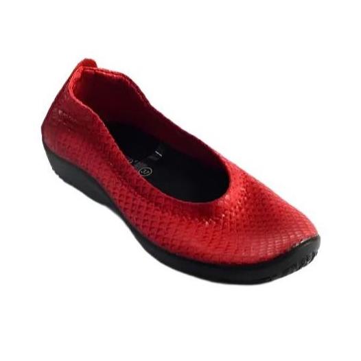 L15 SIMCO IMPORTED SHOES, INC